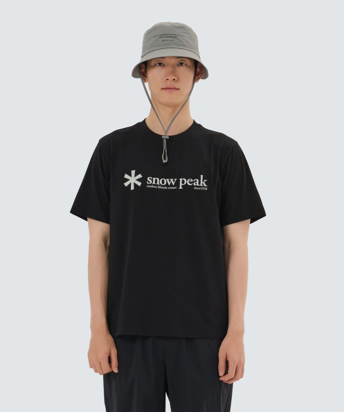 스노우피크 어패럴(SNOWPEAK APPAREL) 아스킨 빅로고 반팔 티셔츠 (S25MUFTS67) Black