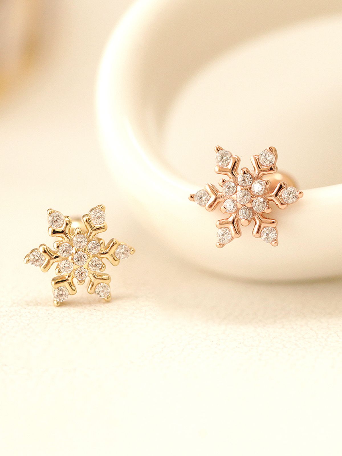 미니멀피어싱(MINIMALPIERCING) 14K 눈꽃 피어싱 귀걸이