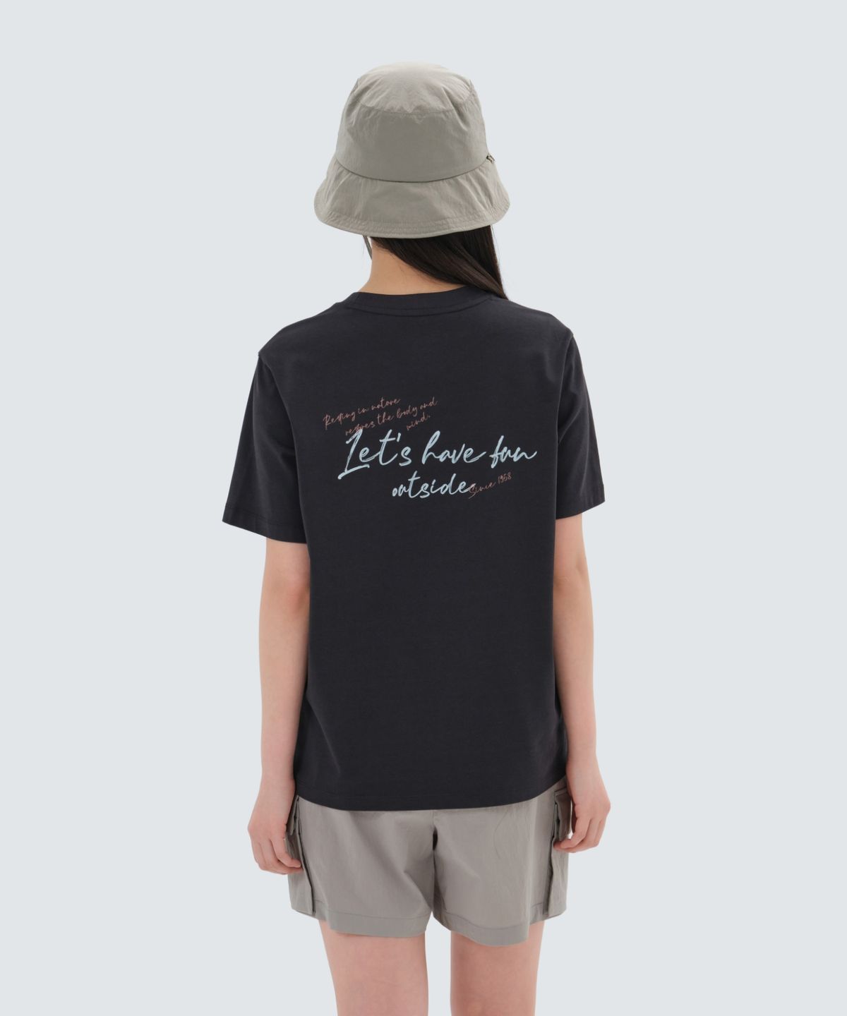 스노우피크 어패럴(SNOWPEAK APPAREL) 아스킨 여성 레터링 반팔 티셔츠 (S25MWFTS85) Dark Navy