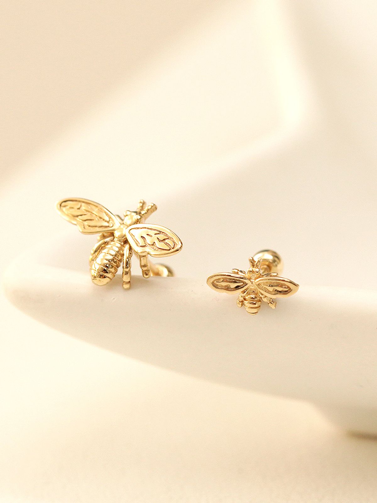 미니멀피어싱(MINIMALPIERCING) 14K 여왕 벌 피어싱 귀걸이