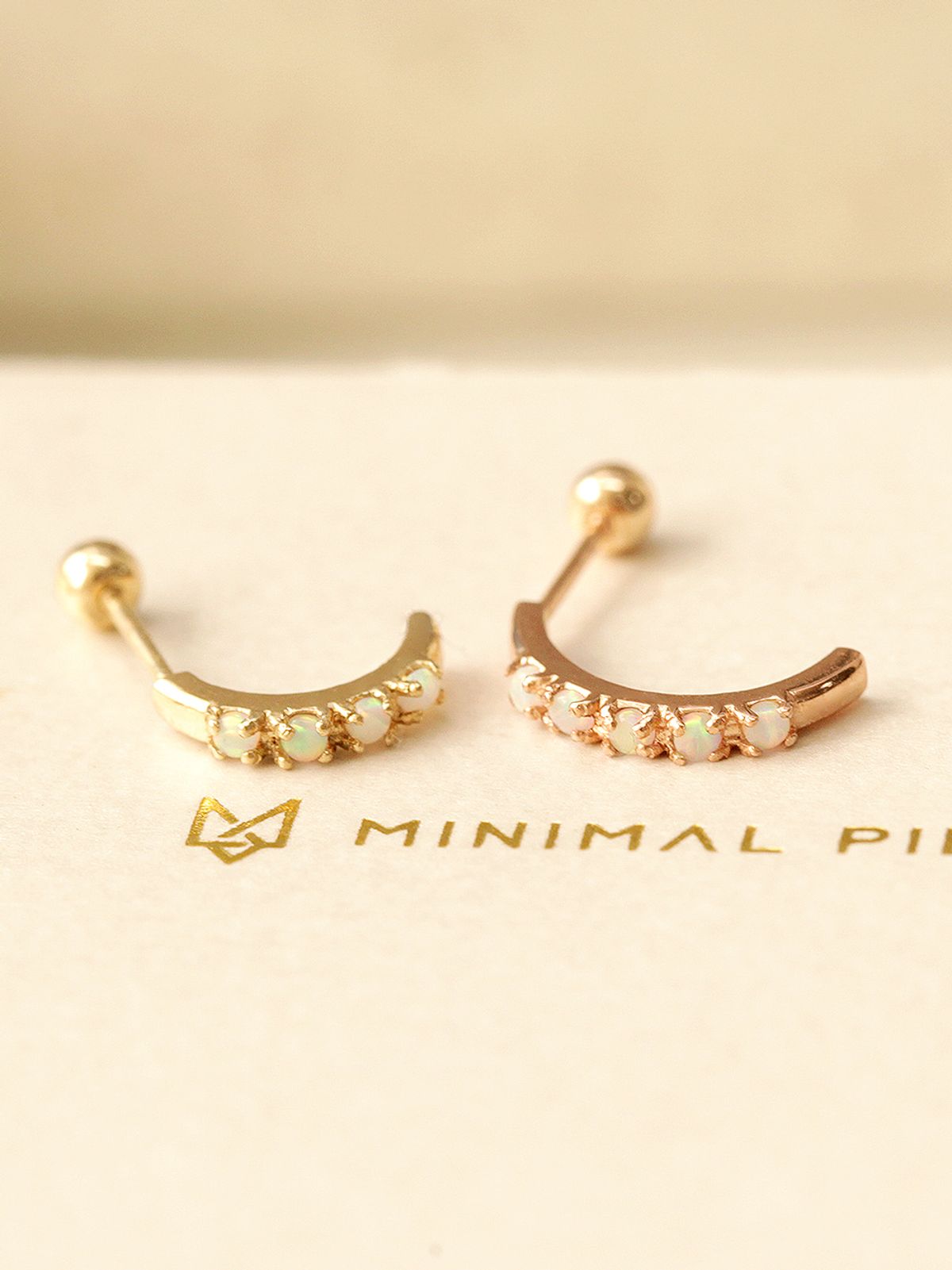 미니멀피어싱(MINIMALPIERCING) 14K 오팔 하프 커브 피어싱 귀걸이 S,M