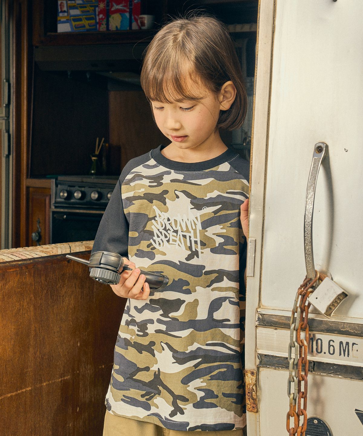 브라운브레스 키즈(BROWNBREATH KIDS) KIDS CAMO TAG TEE - KHAKI