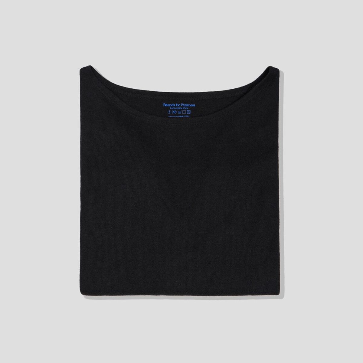 어텐즈(ATTENDS) Restrained boat neck tee shirt (Black)