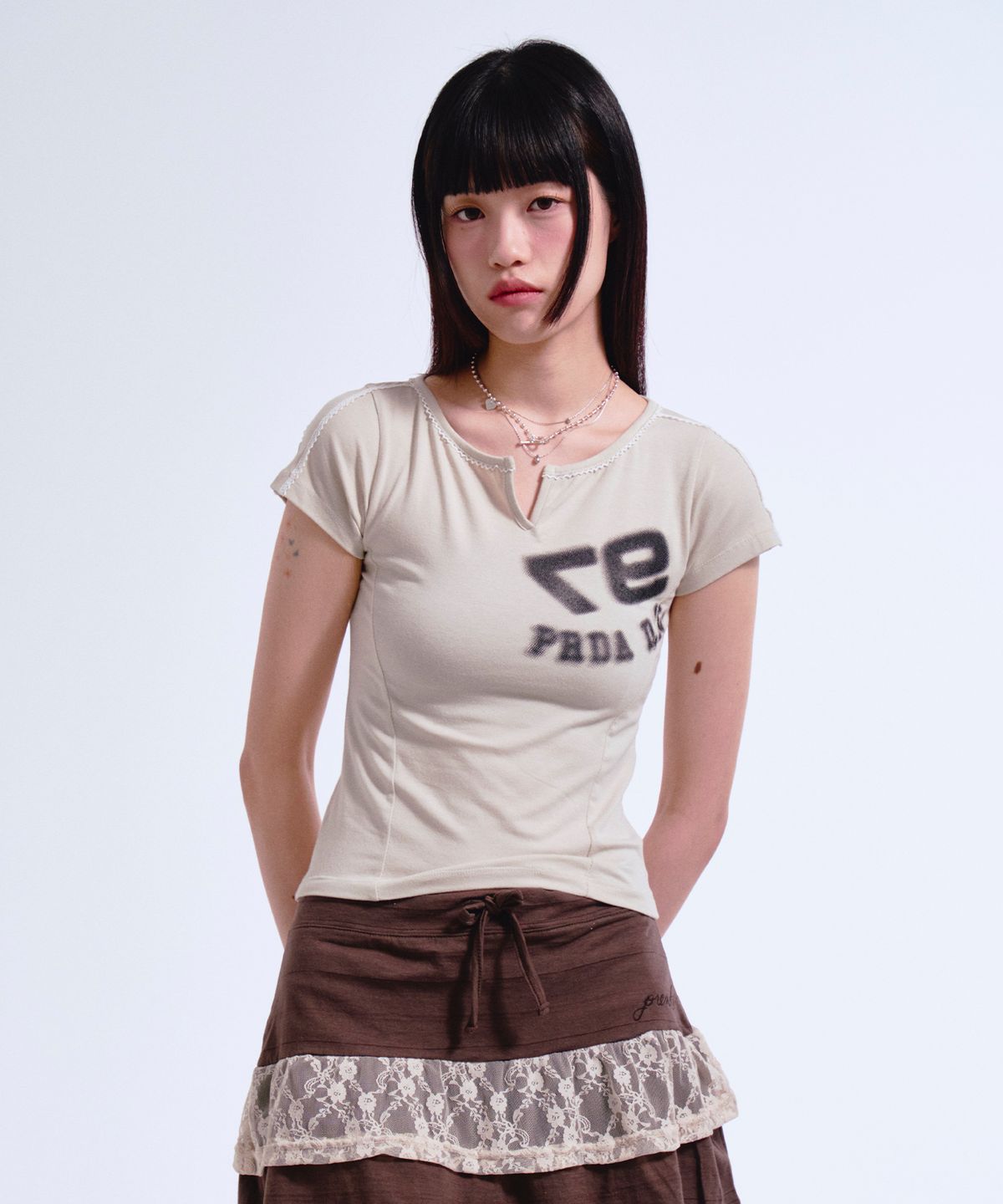 프렌다(PRENDA) 97PDC LOGO LACE NECK TEE OATMEAL