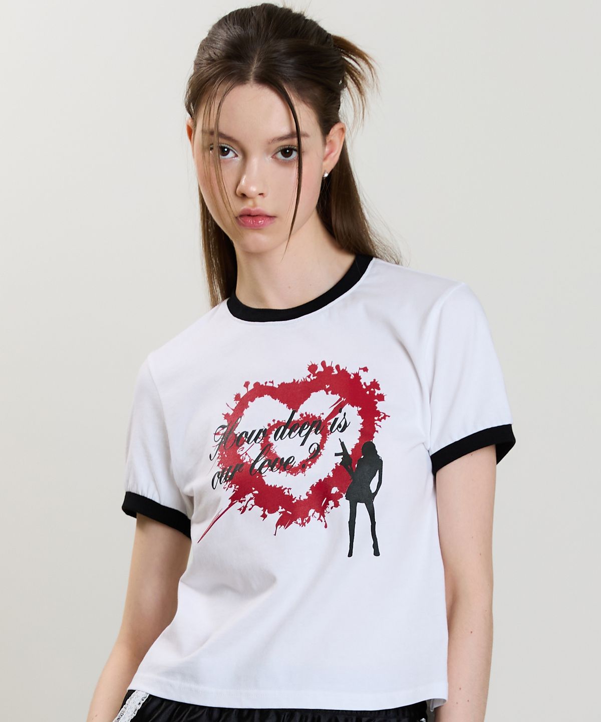 러브이즈트루(LUVISTRUE) SM HOW DEEP HEART TANG TEE(WHITE)