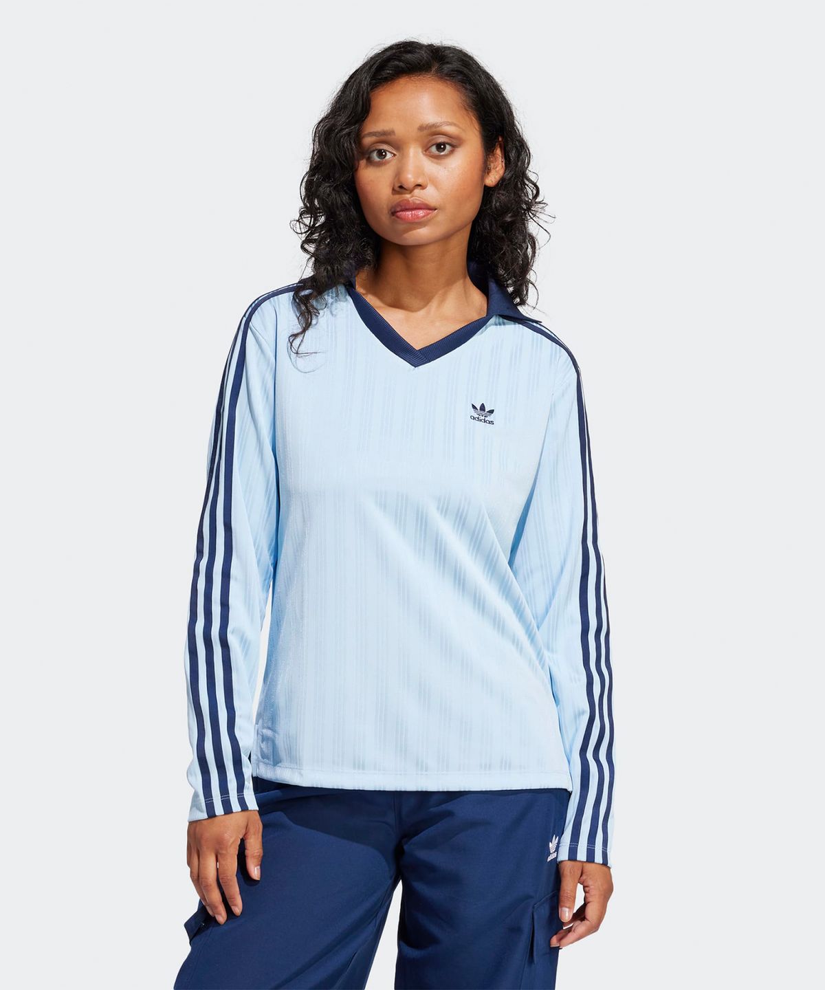 아디다스(ADIDAS) 풋볼 자카드 브이넥 긴팔 폴로 셔츠 - 클리어스카이 / JD2604