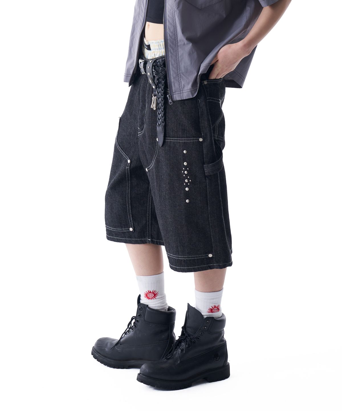 아캄(AAKAM) Studded Double Knee Bermuda Denim Pants (Black)