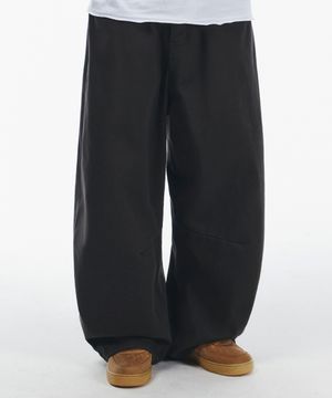 와이드 커브드 다트 코튼 팬츠[차콜]