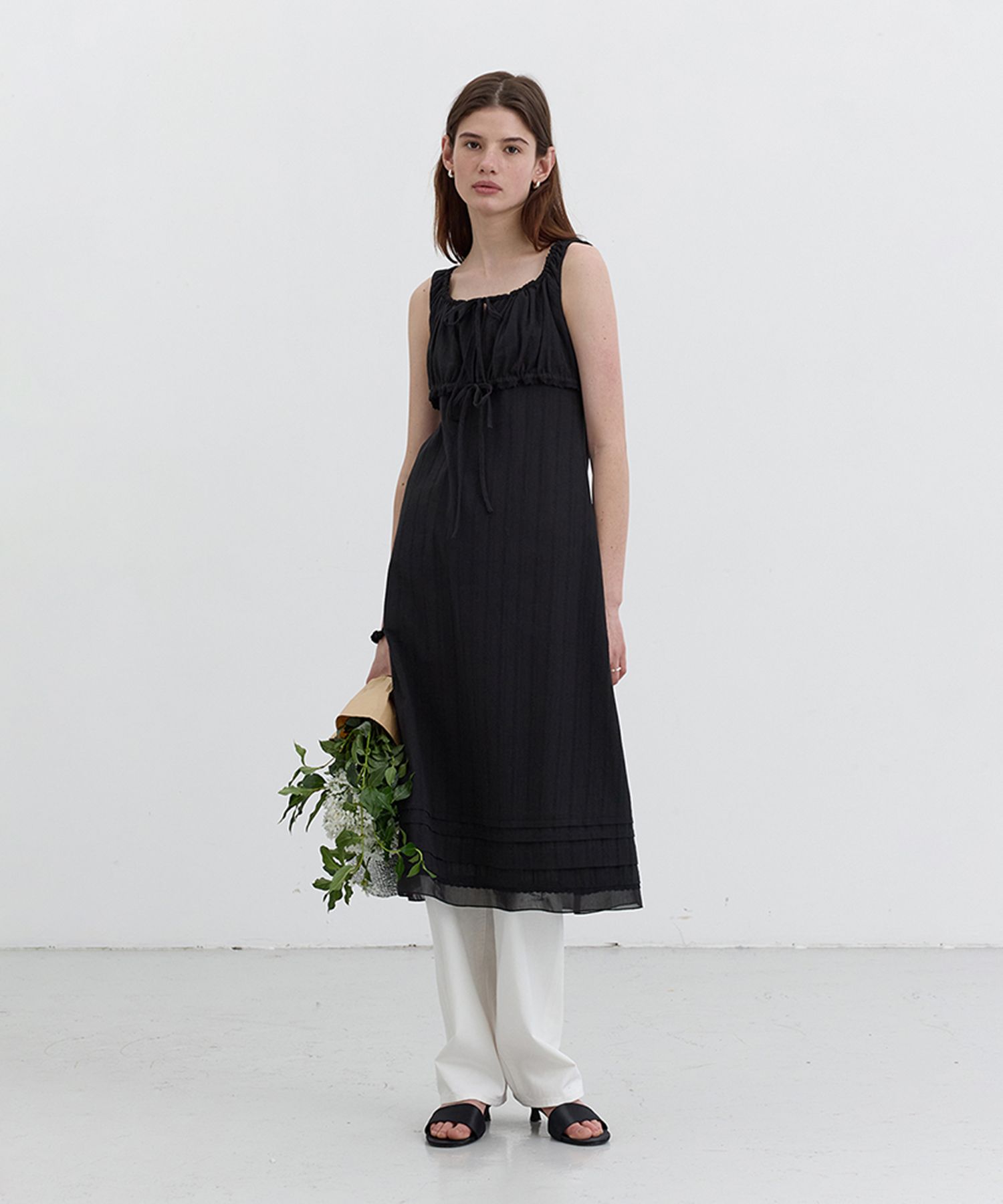 Dunst ♥ SHIRRING RIBBONED SLEEVELESS DRESS/ 追跡付 MUSINSA公式 | DUNST FOR WOMEN SHIRRING RIBBONED SLEEVELESS