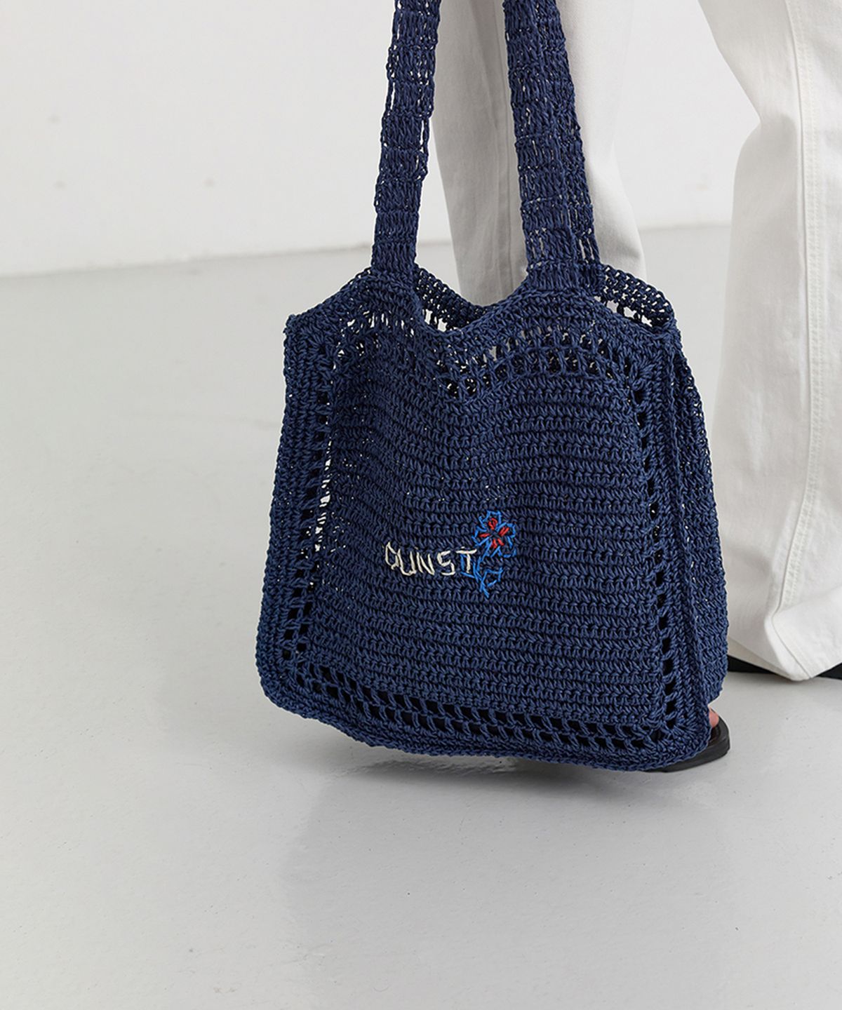 던스트(DUNST) HAND DRAWING BLOOM BAG_UDBA5E217_NAVY