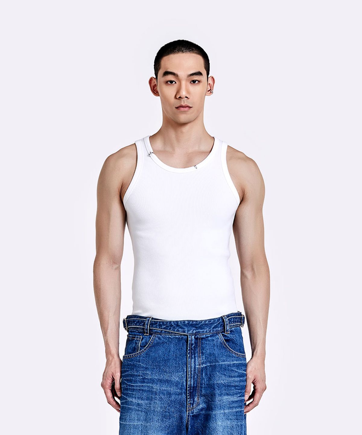 51퍼센트(51PERCENT) Piercing sleeveless - White