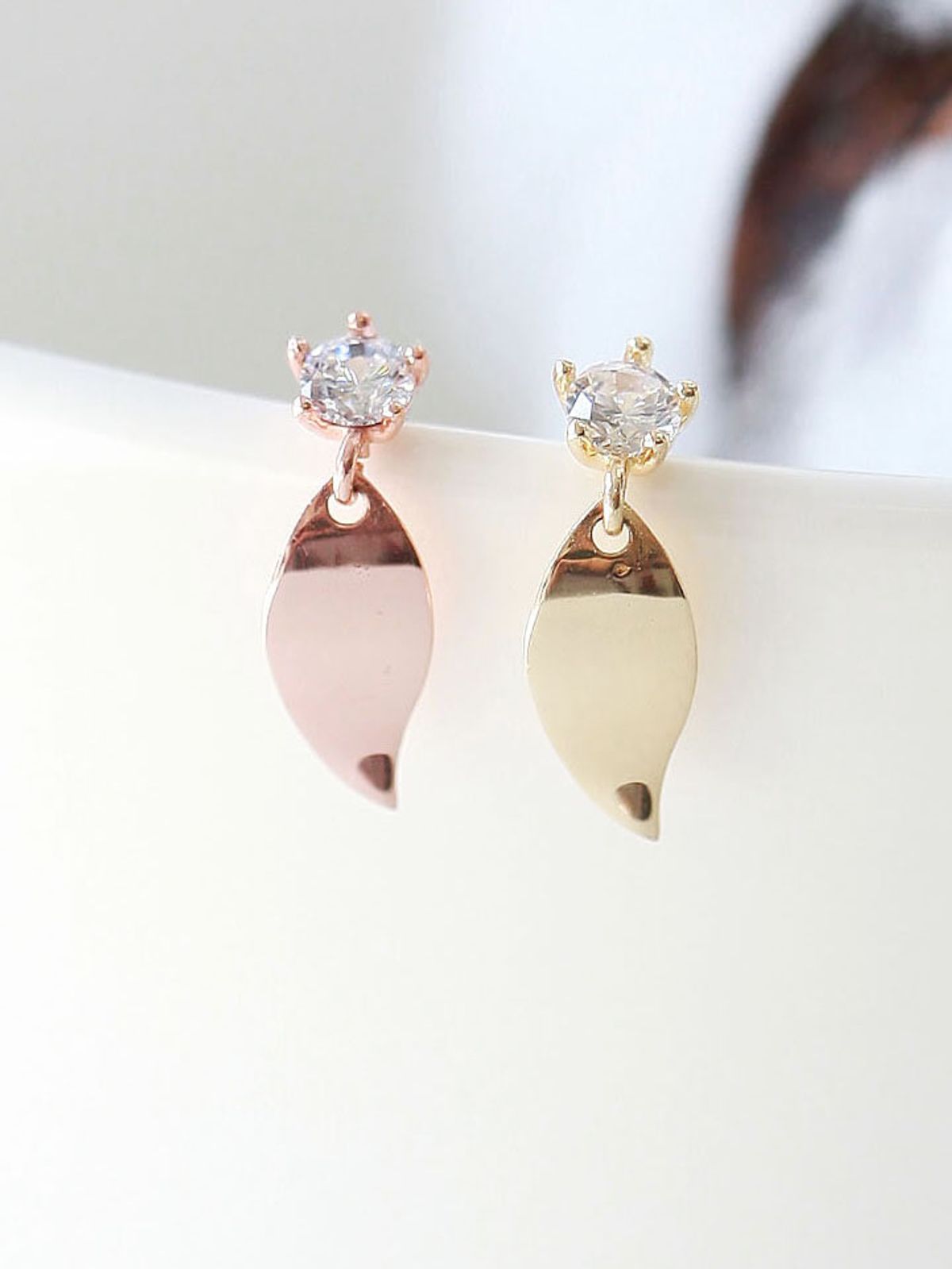 미니멀피어싱(MINIMALPIERCING) 14k 리프 드롭 피어싱 귀걸이