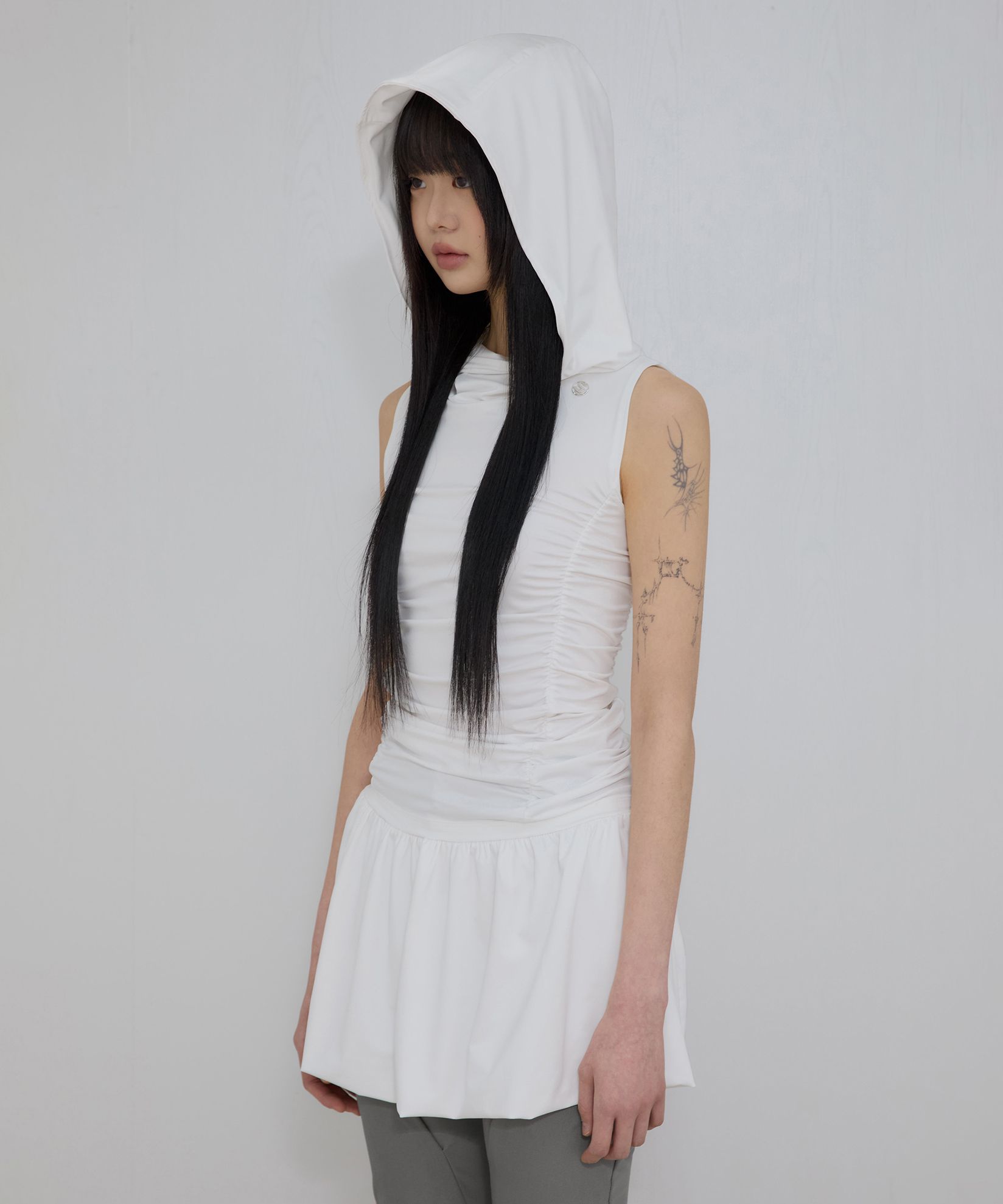 韓国商品/FLARE UP Hooded High Neck Dress MUSINSA | FLAREUP Hooded High Neck Dress (FL-155_White)