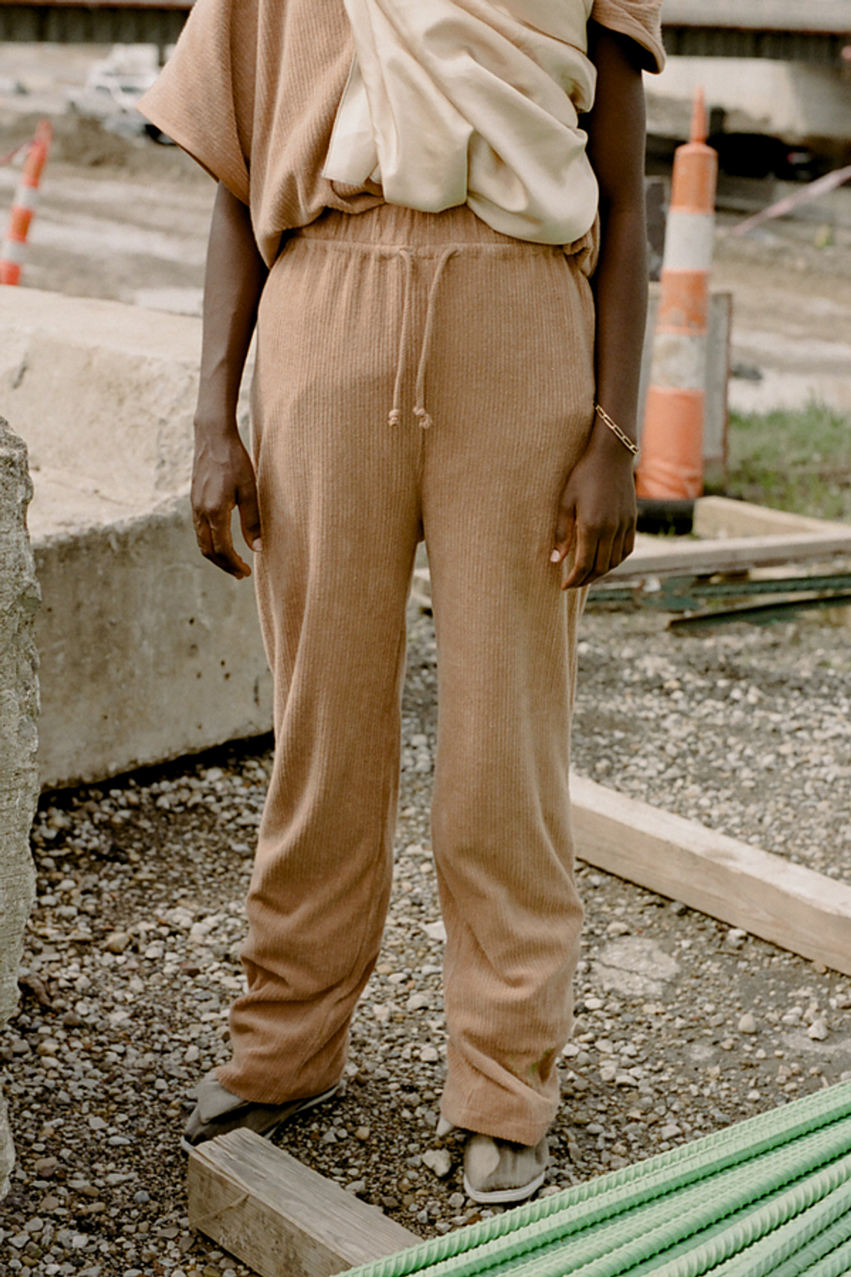 베이스레인지(BASERANGE) DOUGLAS PANTS (TERRY FLEECE)