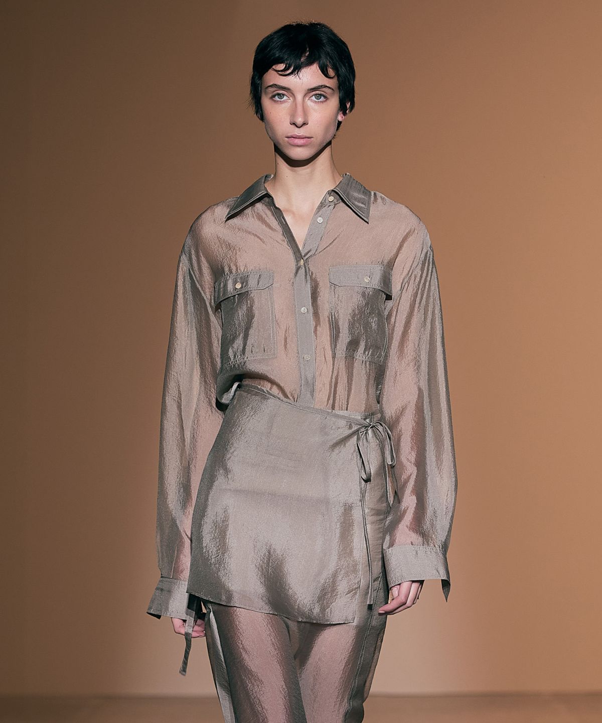 리이(RE RHEE) SHEER CUPRO SHIRTS BEIGE