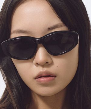 트라이 오벌 선글라스 블랙