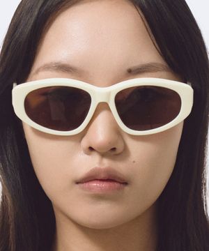 트라이 오벌 선글라스 아이보리