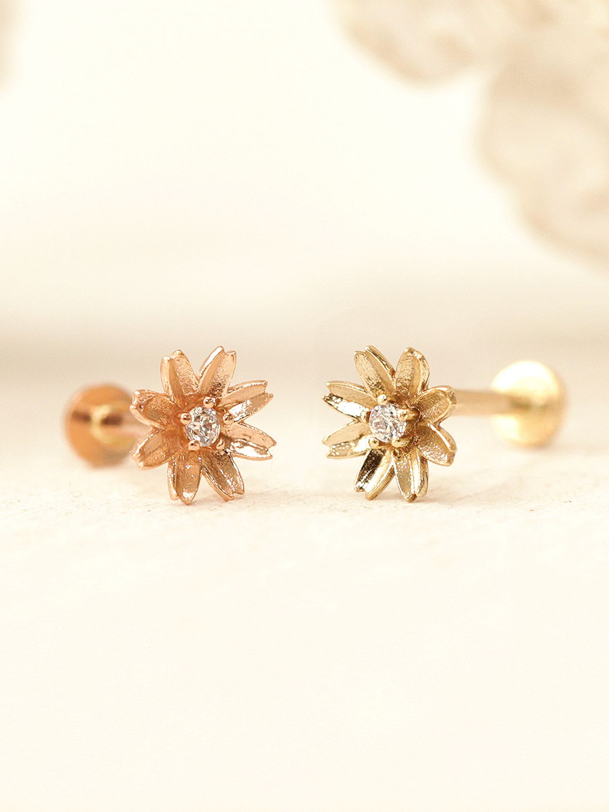 미니멀피어싱(MINIMALPIERCING) 14K 인터널 조각 큐빅 플라워 라블렛 피어싱