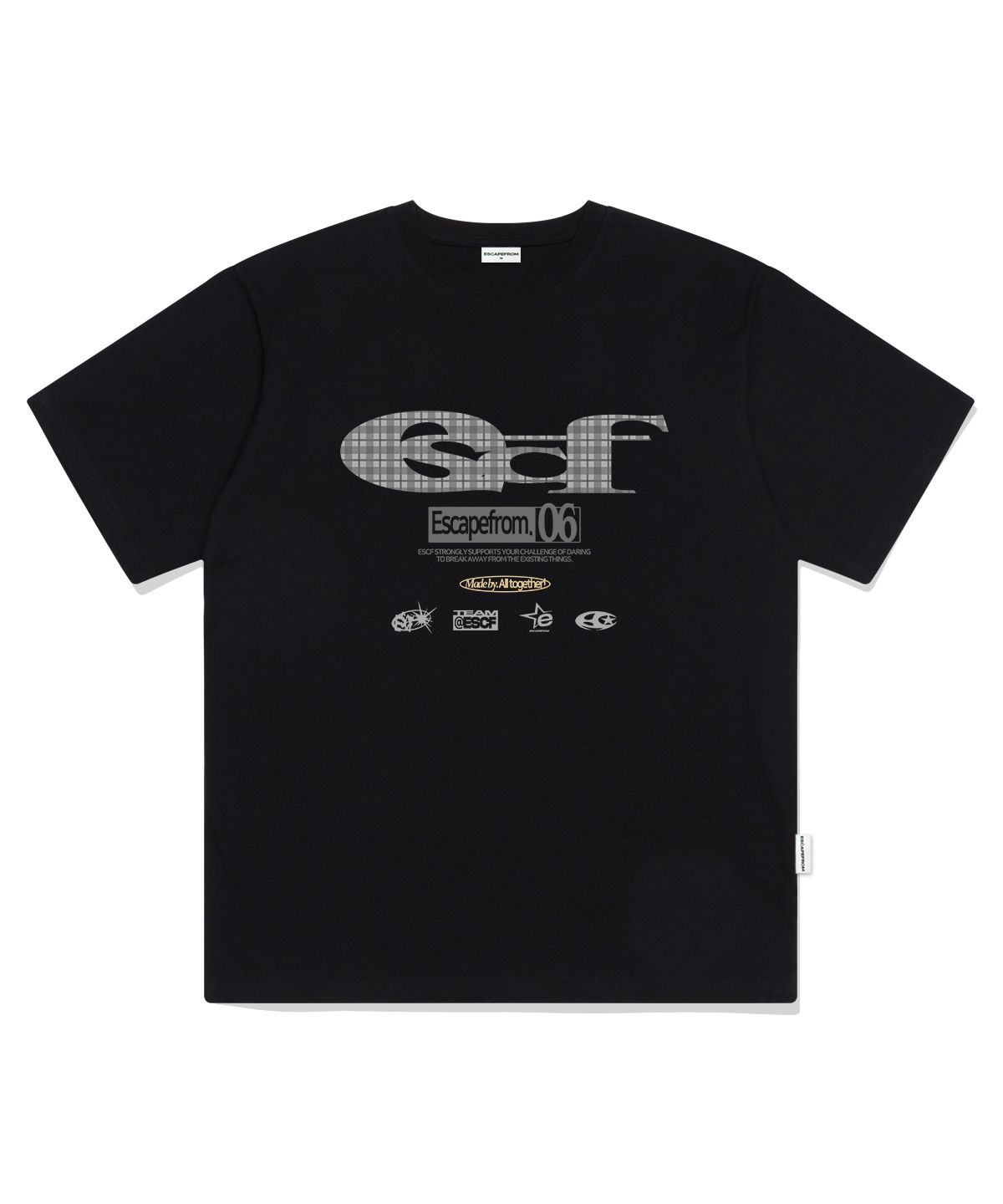 이스케이프프롬(ESCAPEFROM) 그레이 체크 ESCF 로고 콜라주 프린트 오버핏 반팔티 블랙
