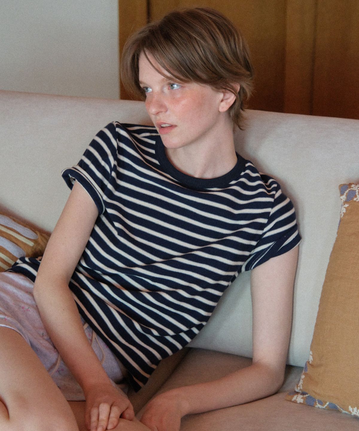튜드먼트(TTUDEMENT) MULTI STRIPED T-SHIRT NAVY