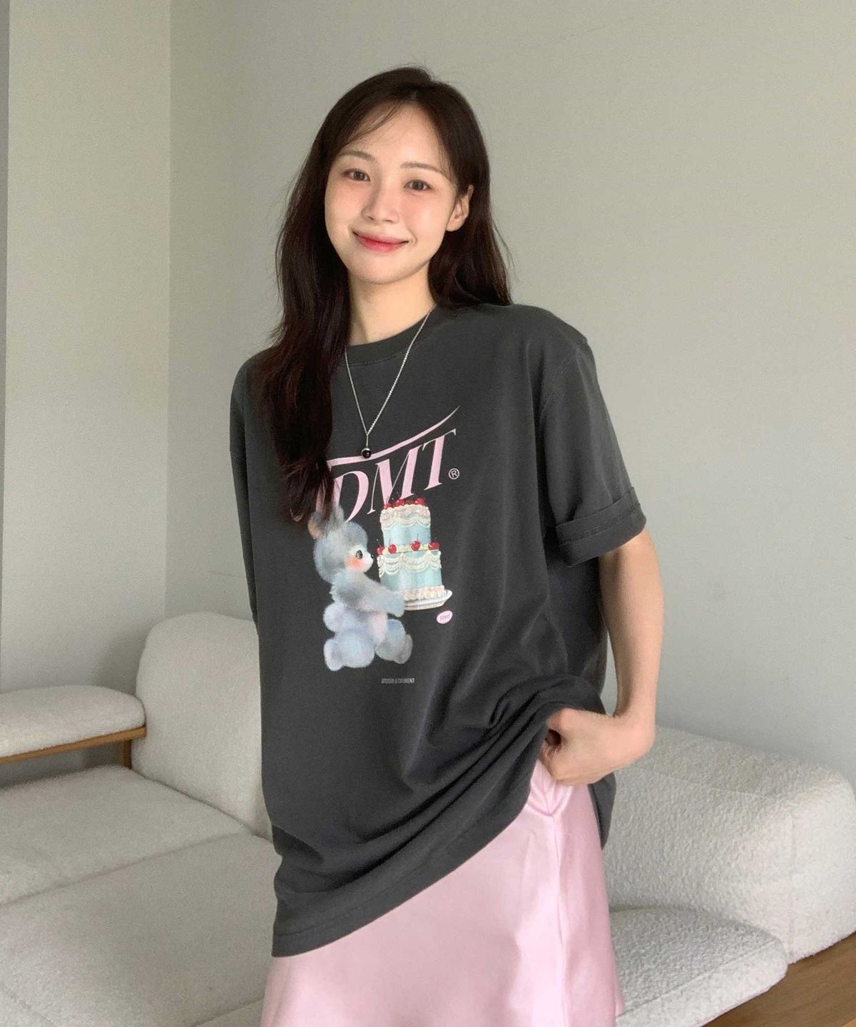 튜드먼트(TTUDEMENT) CAKE BEAR TEE CHARCOAL