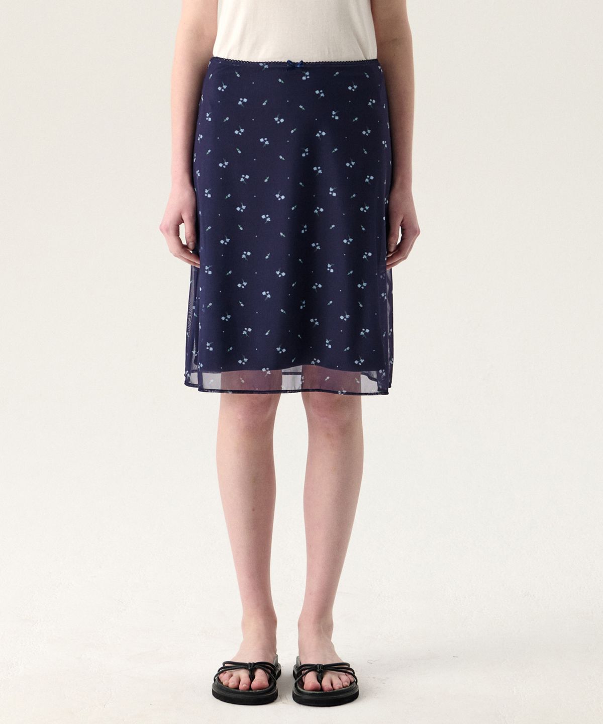 튜드먼트(TTUDEMENT) BLOOMING FLOWER MIDI SKIRT NAVY