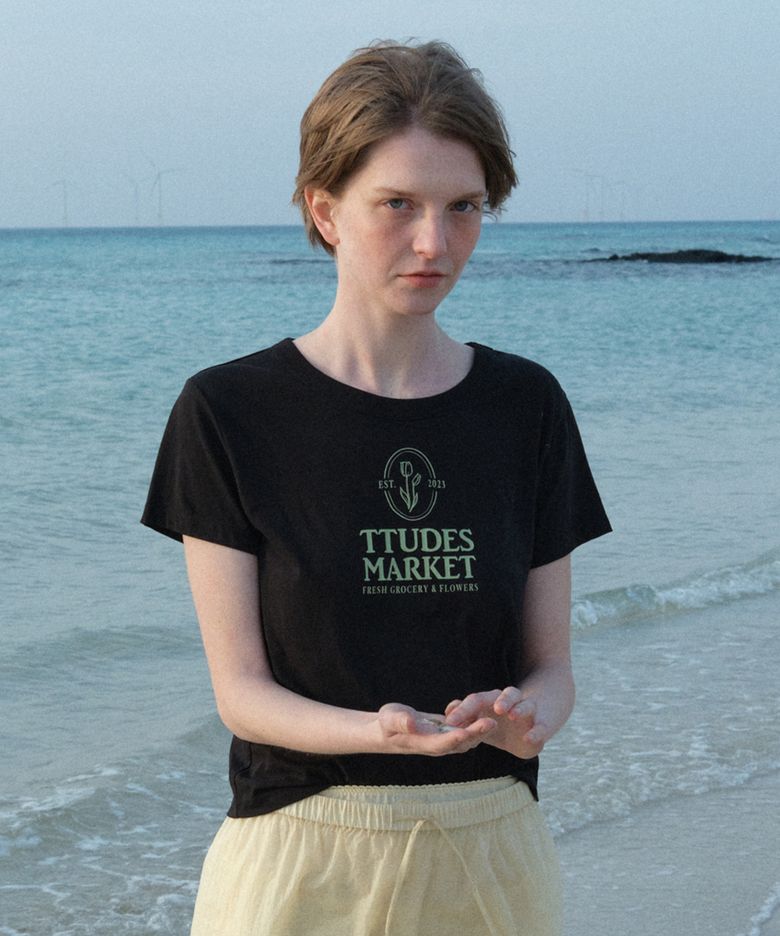 [브랜드위크 20%쿠폰] TTUDEMENT MARKET TEE BLACK