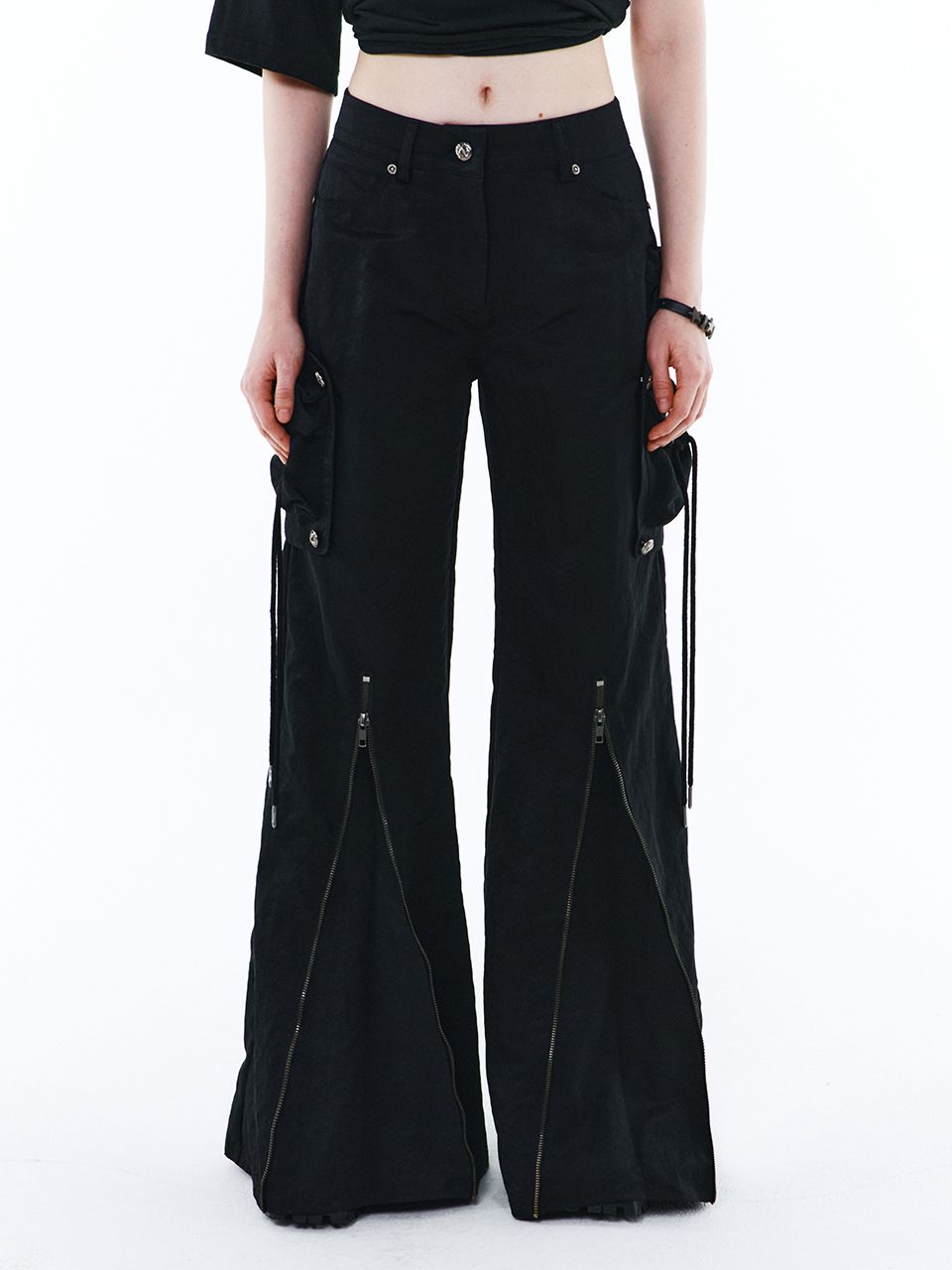 [YEEL] MULTI-ZIPPER NYLON PANTS /追跡付 MUSINSA公式 | L.E.E.Y MULTI-ZIPPER NYLON PANTS BLACK