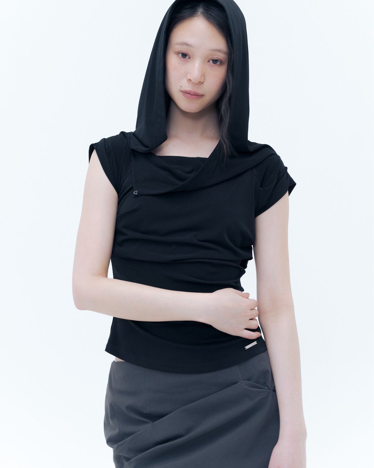 미세키서울(MISEKI SEOUL) Draped mod hoodie top BLACK