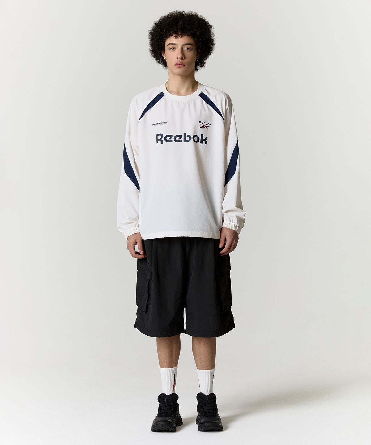 리복(REEBOK) 나일론 버뮤다 카고 쇼츠 - 블랙