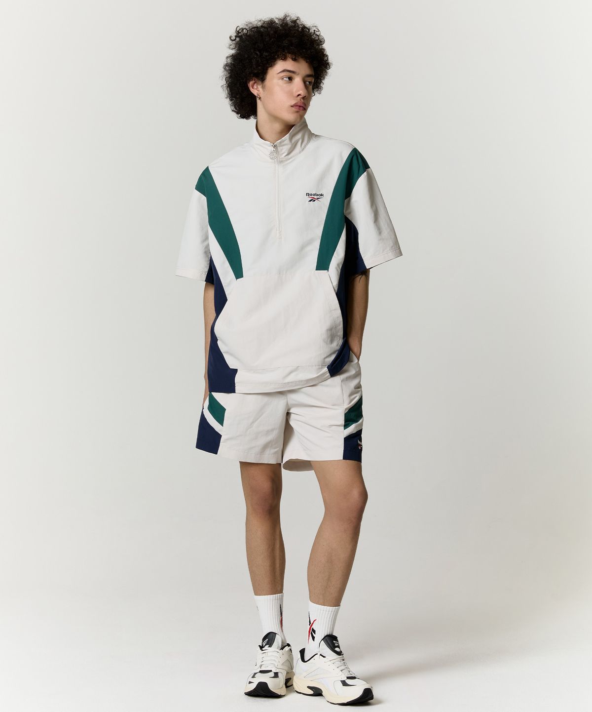 리복(REEBOK) DNA 쇼츠 - 에크루
