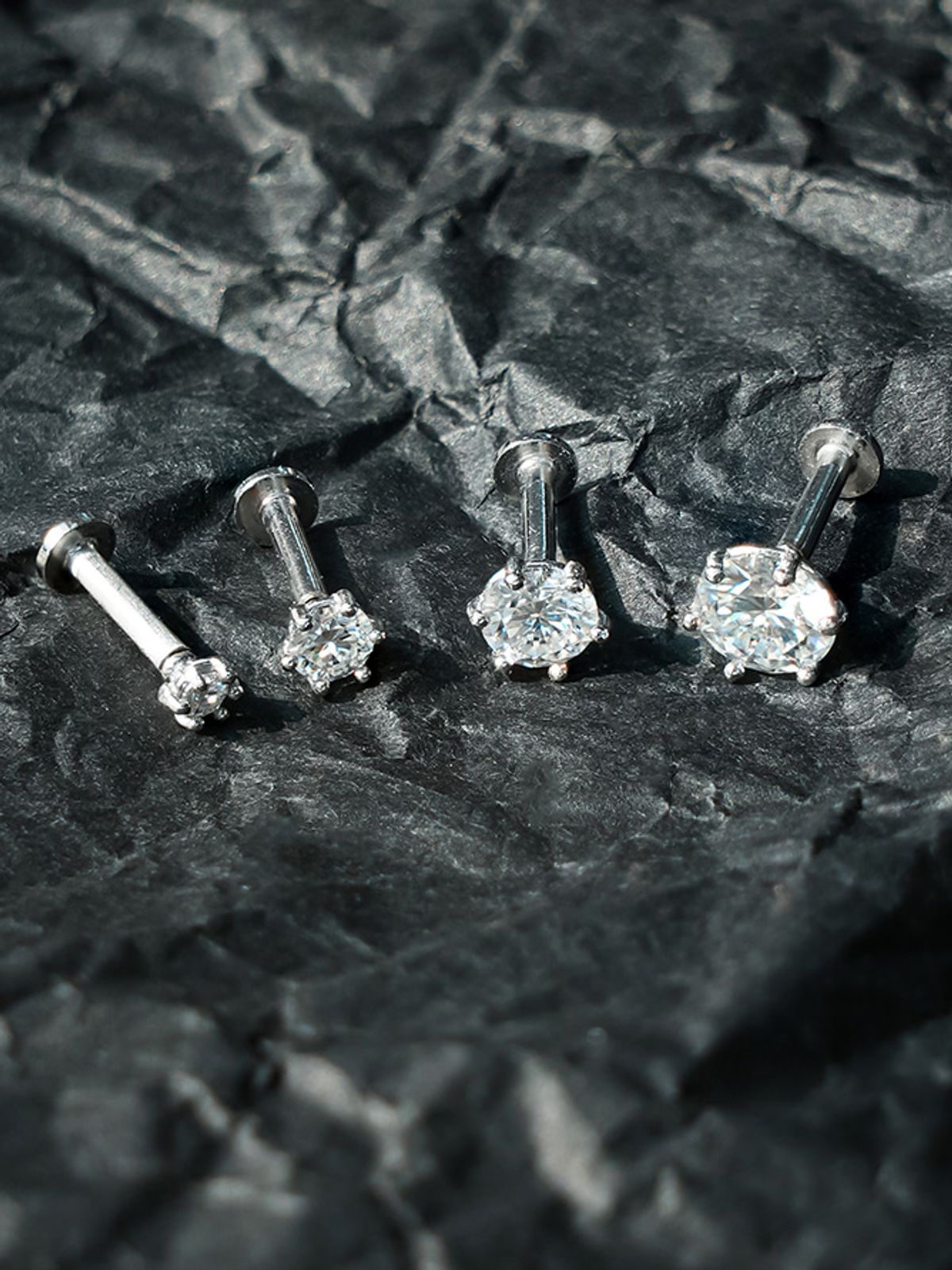 미니멀피어싱(MINIMALPIERCING) [1mm/1.2mm]14K 인터널 모이사나이트 다이아 육발 라블렛 피어싱