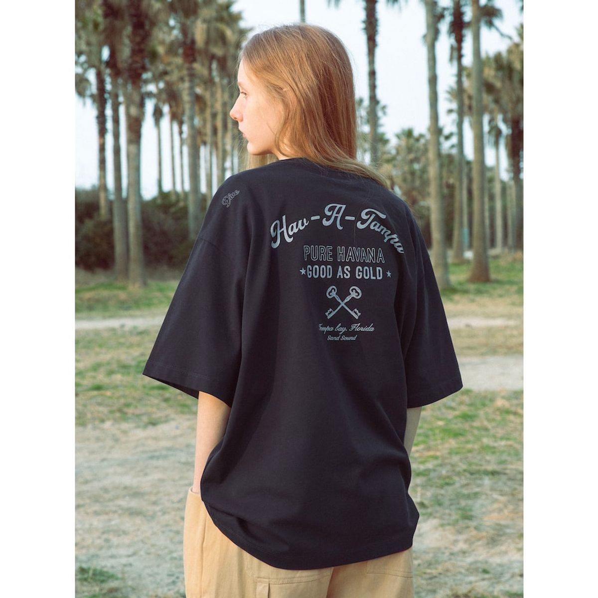 샌드 사운드(SAND SOUND) (UNISEX) 타투 그래픽 오버핏 반팔 티셔츠  네이비