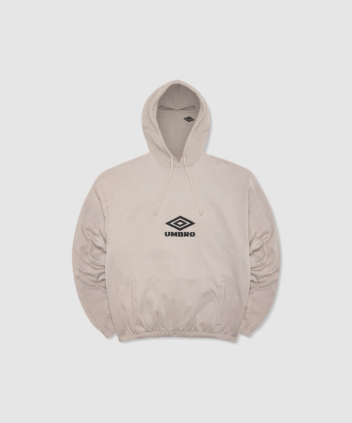 엄브로(UMBRO) [UMBRO X SLAM JAM] Og Logo 마스크 후드 티셔츠 아이보리(UQ111CHD37)