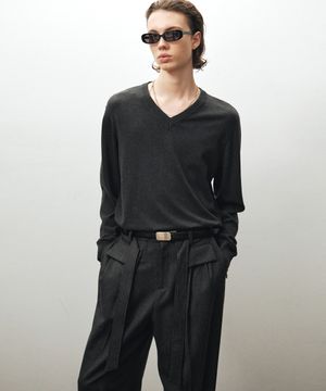 실키 브이넥 니트 (다크그레이)