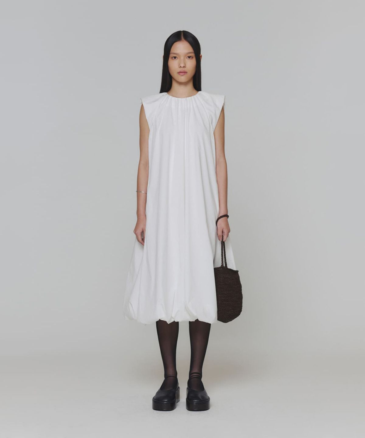 아모멘토(AMOMENTO) COTTON VOLUME SHIRRING DRESS_WHITE