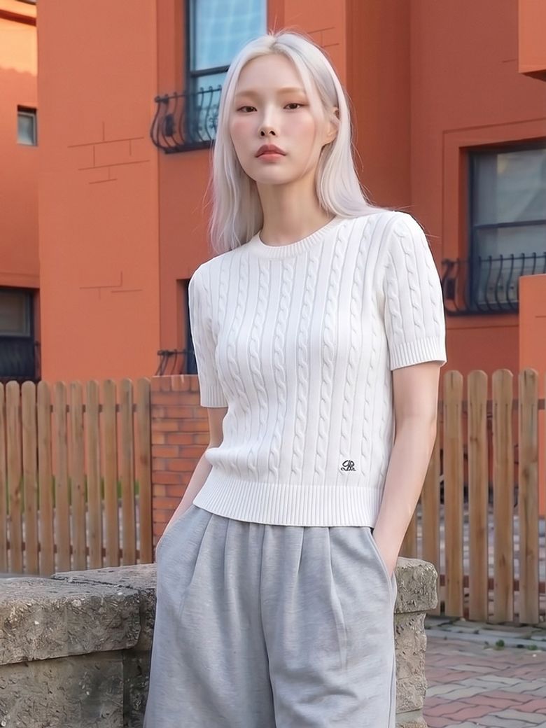 여성 부클 케이블 라운드 반팔 니트_003(10520-140-405-34)