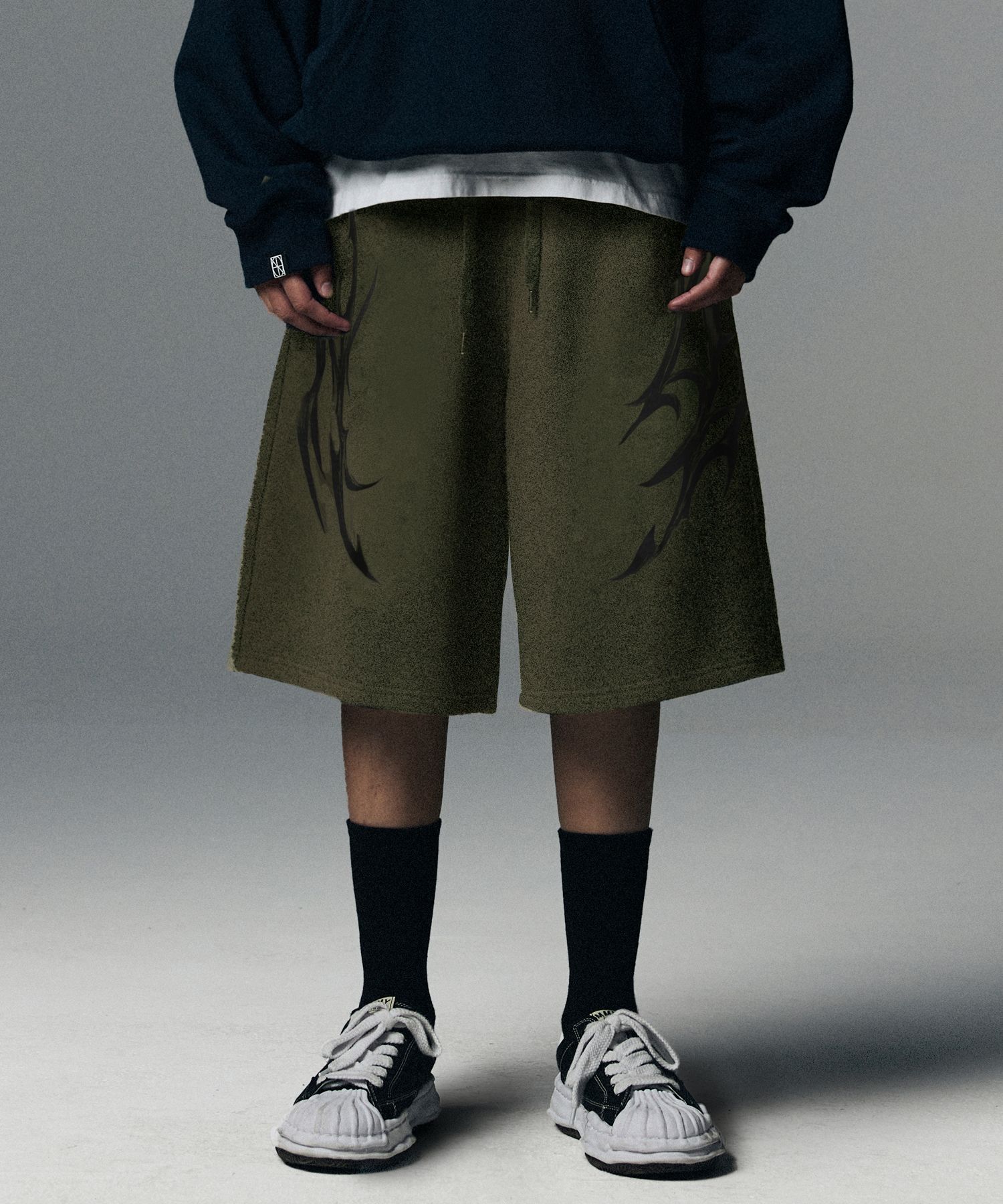 [NOT4NERD] Dagger Tribal Logo Bermuda Sweat Shorts /追跡付 MUSINSA公式 | NOT4NERD Dagger Tribal Logo Bermuda Sweat