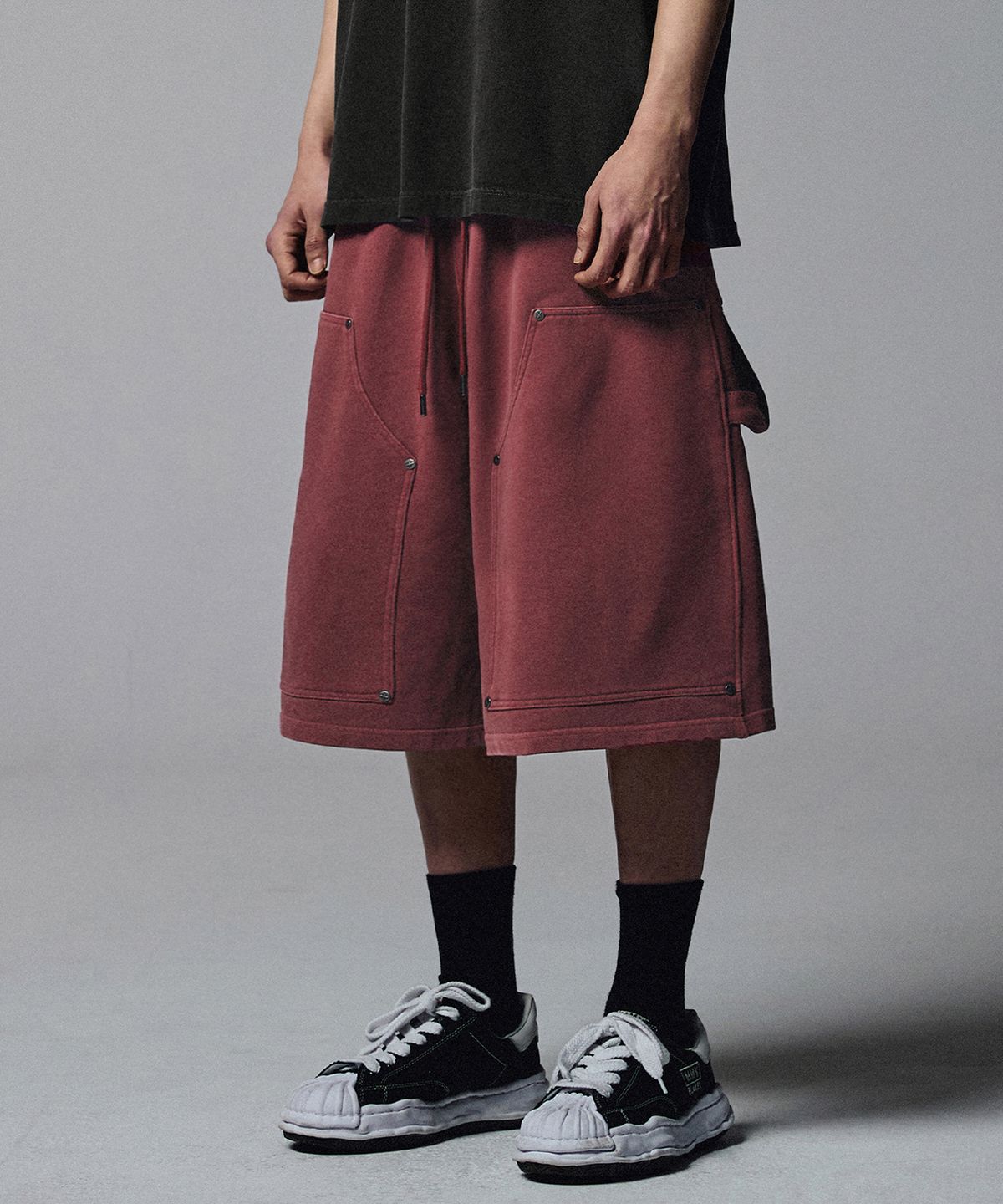 낫포너드(NOT4NERD) Stud Carpenter Bermuda Sweat Shorts - Red