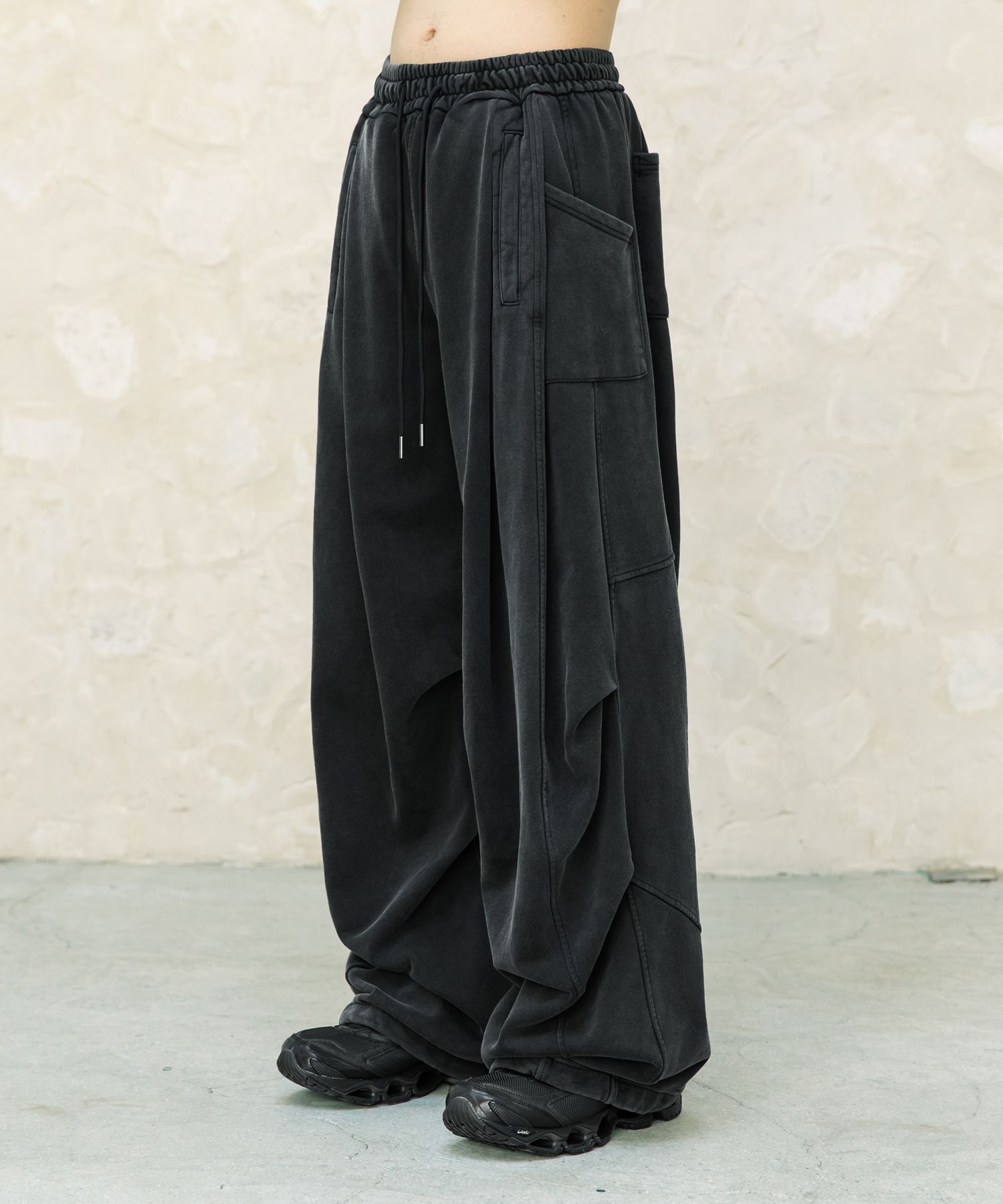 Shop Pants at MUSINSA