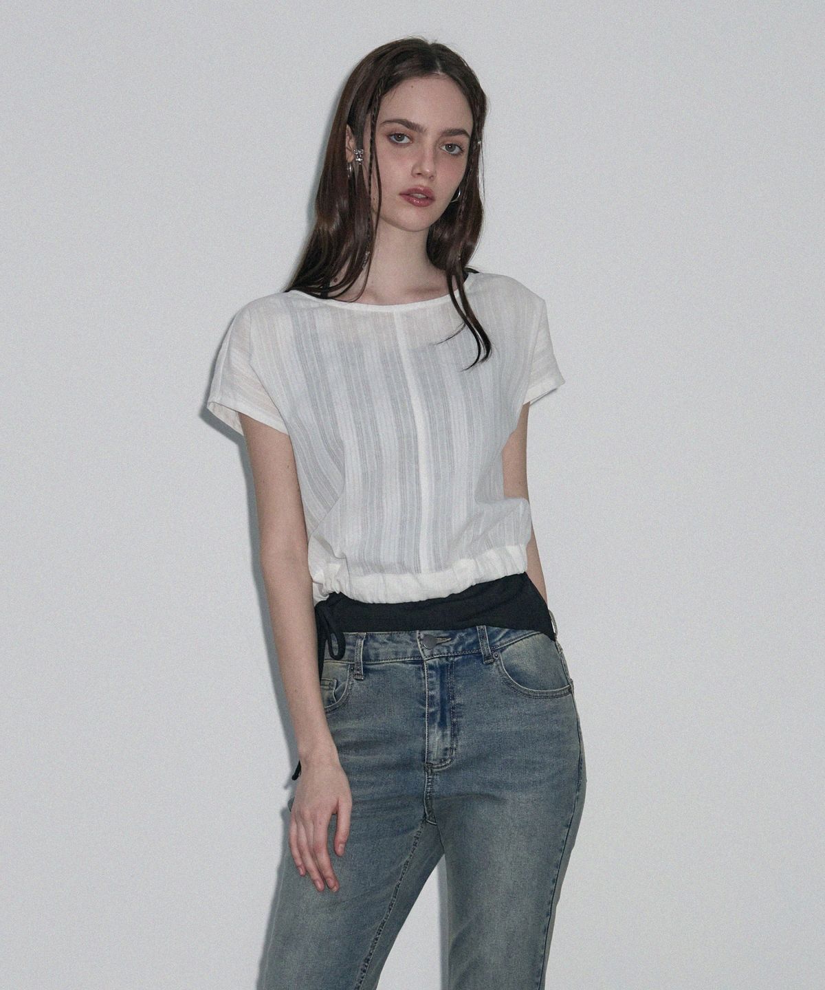 레더리(LEATHERY) 레이스 캡 슬리브 탑 [WHITE]