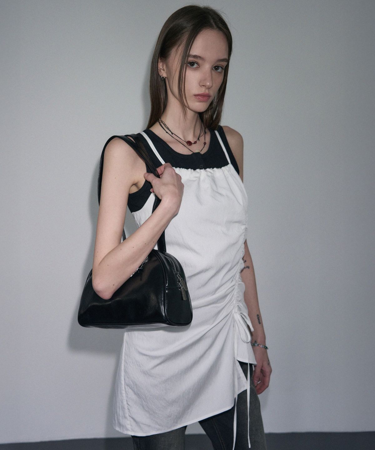 레더리(LEATHERY) 셔링 레이어드 원피스 [WHITE]