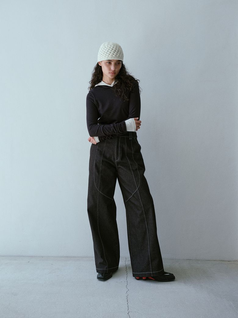 CURVED OVERSIZE DENIM PANTS (BLACK)