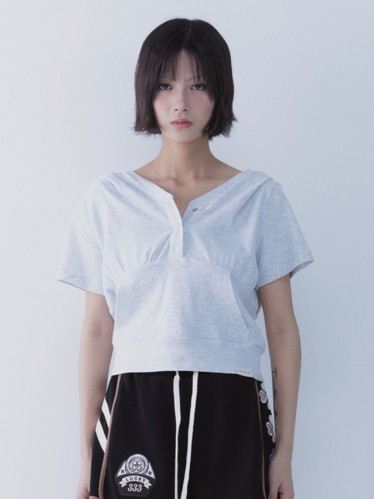 쎄쎄쎄(SETSETSET) SUMMER THREE BUTTON HOODIE MELANG WHITE