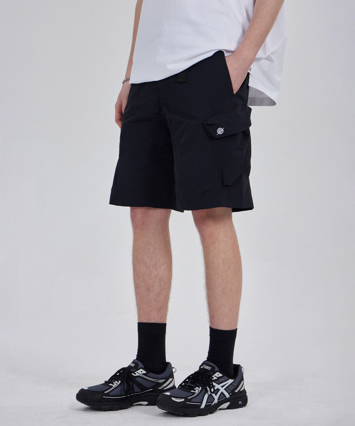 칼라파타르(KALAPATTHAR) Nylon Belted Cargo Shorts - Black
