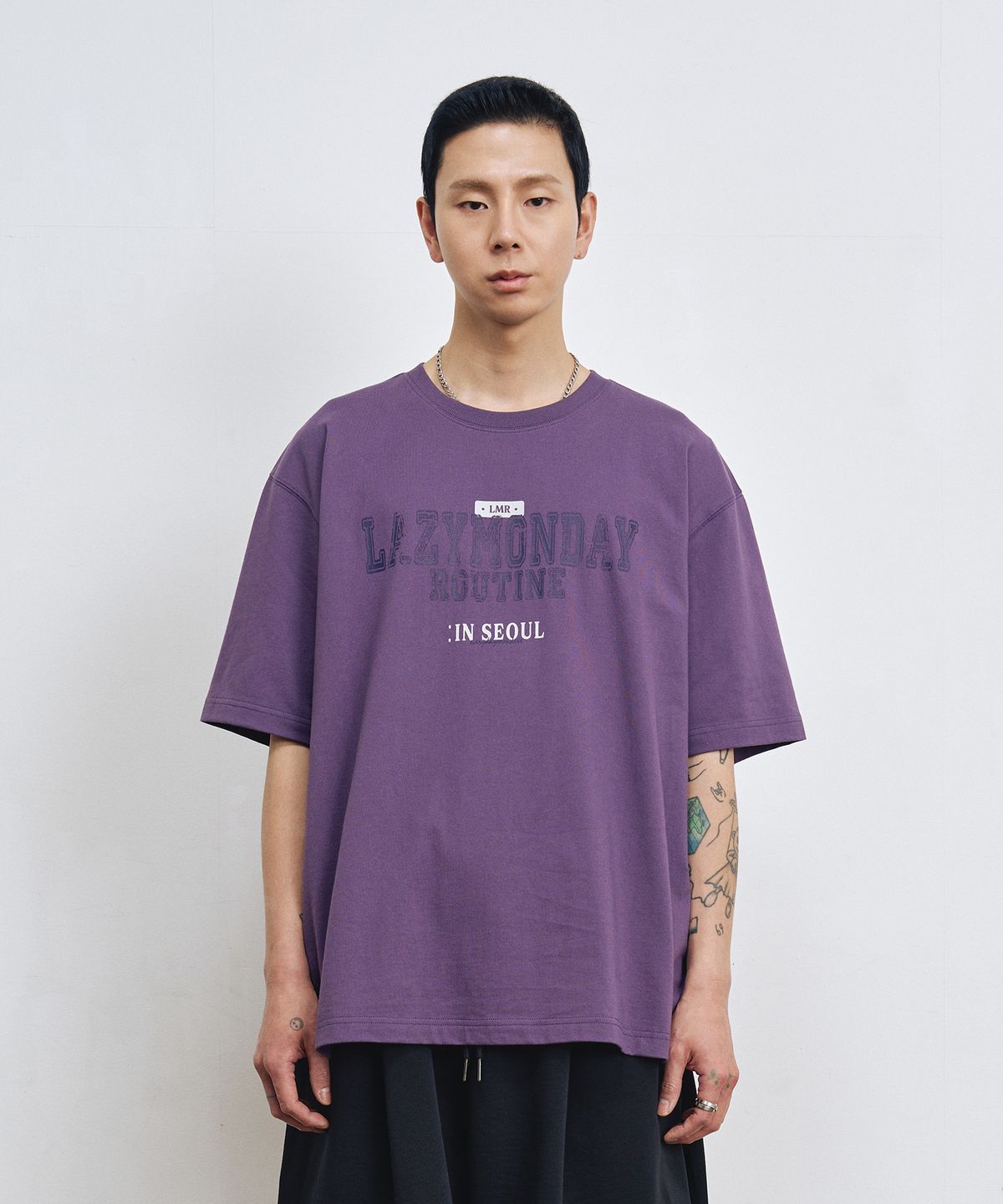엘엠알(LMR) 크랙 레터링 티셔츠 PURPLE