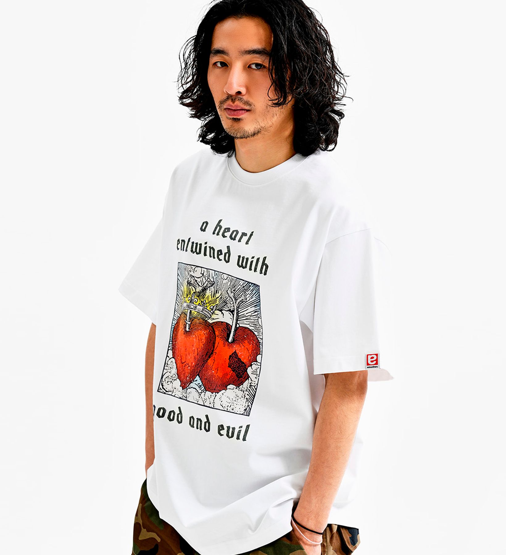 MUSINSA公式 | EXTRAORDINARY APPLE HEART TEE OFF WHITE
