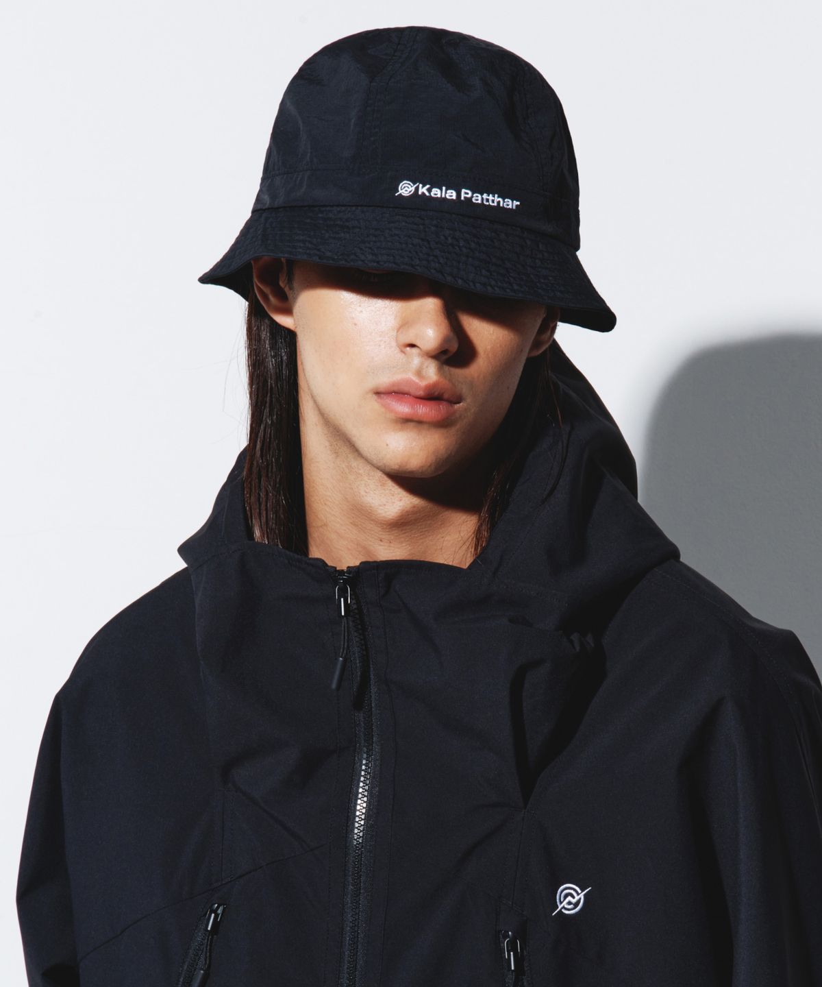 칼라파타르(KALAPATTHAR) City Nylon Bucket Hat - Black
