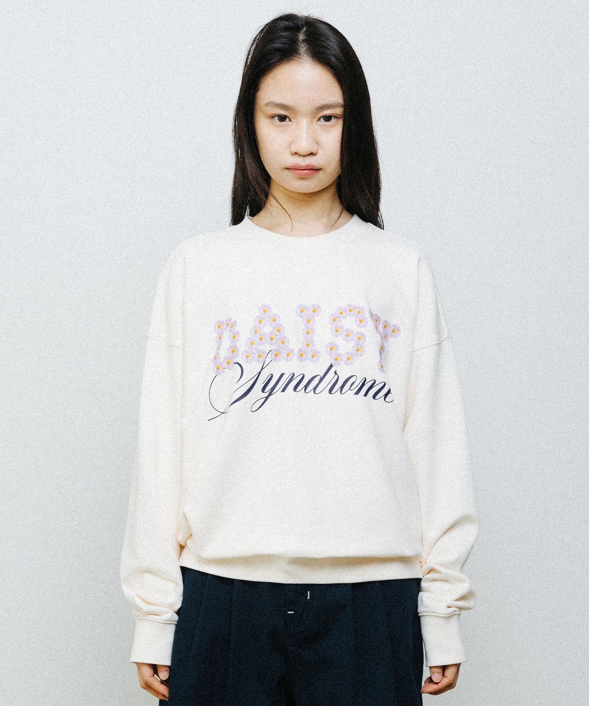 데이지신드롬(DAISY SYNDROME) FLOWER SYNDROME SWEATSHIRT cream