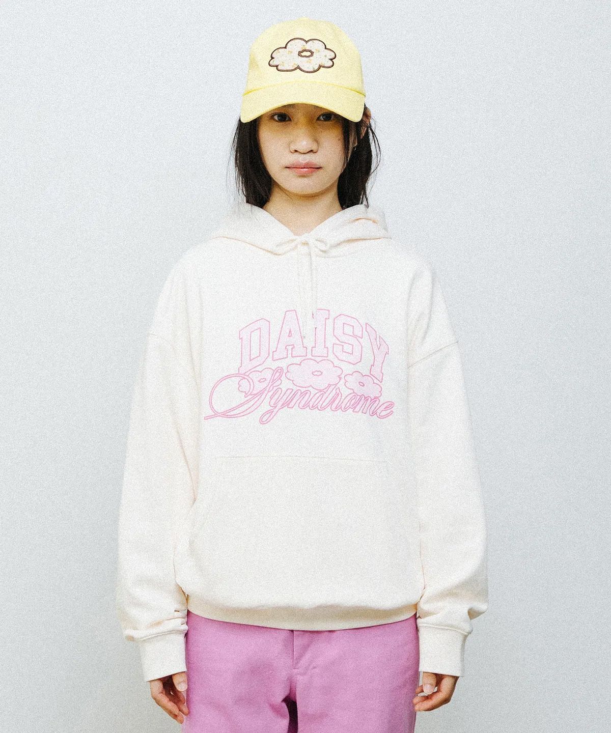 데이지신드롬(DAISY SYNDROME) CRAYON ARCH HOODIE cream